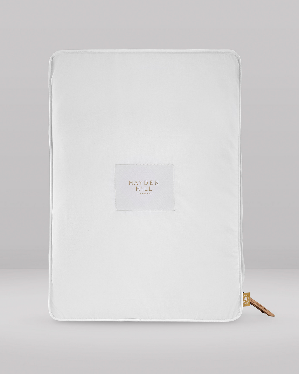 a front view of an extra large storage bag