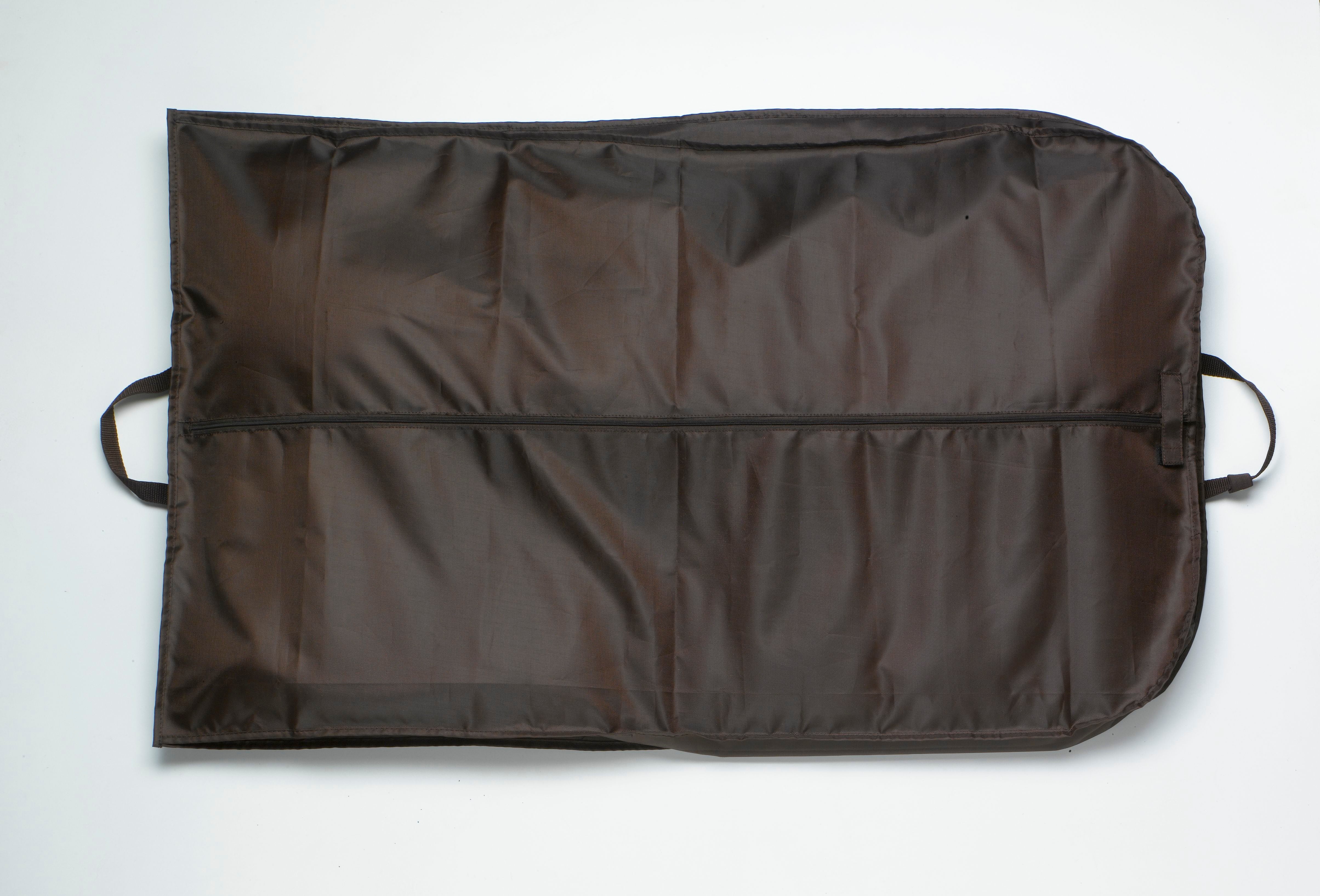 Packing a store garment bag